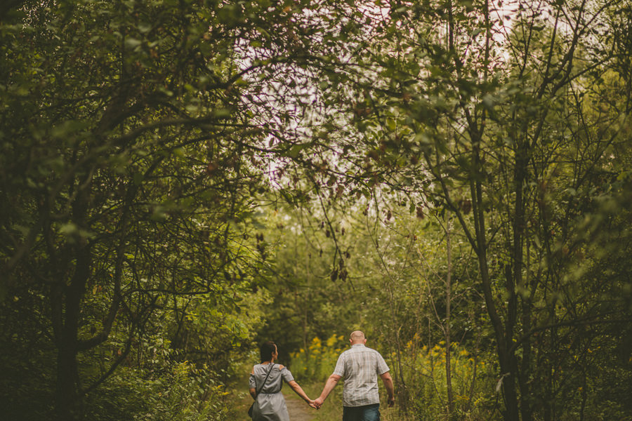 sesja przedślubna w lesie