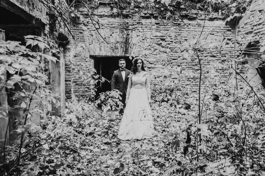 sesja ślubna w ruinach