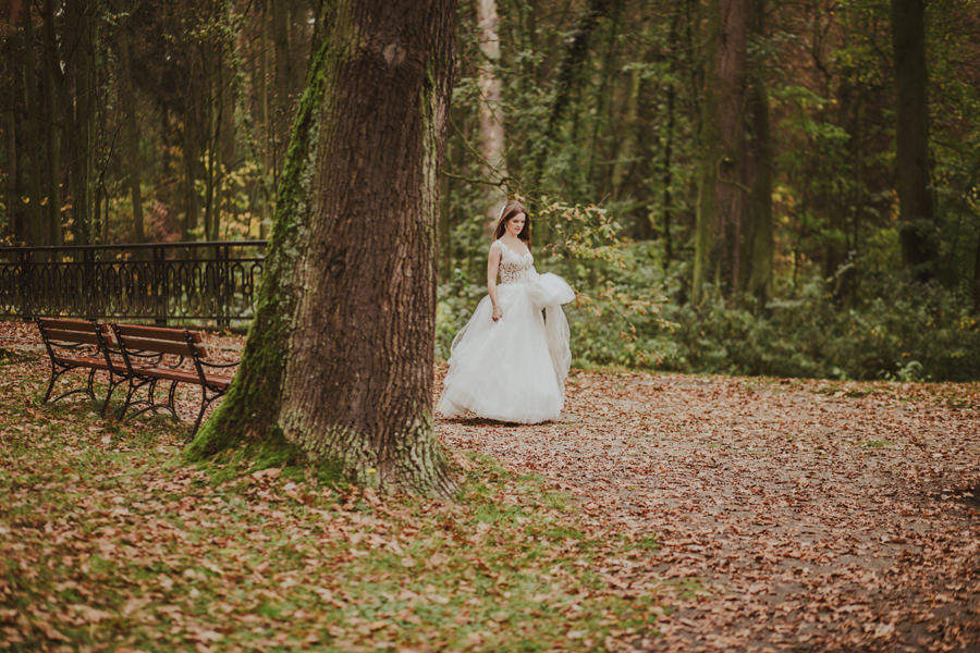 sesja poślubna w lesie